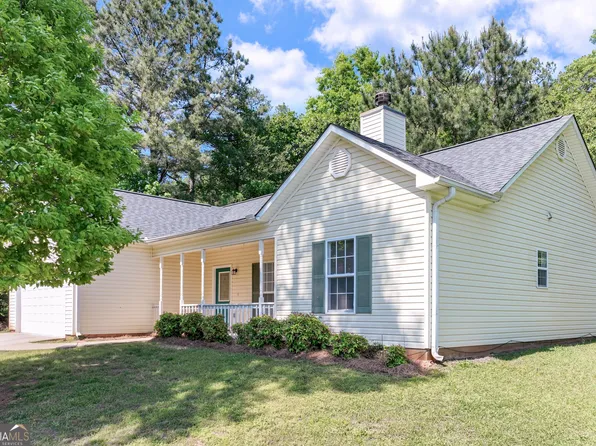 3668 Misty Oak Dr, Flowery Branch, GA 30542