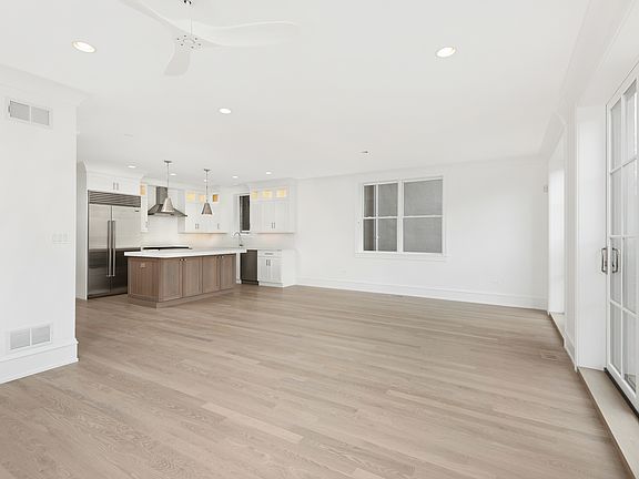 5th image of 1833 N Sedgwick St #3