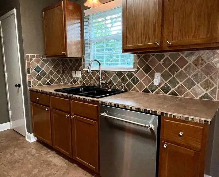 302 Willowbrook Ln — Photo 9