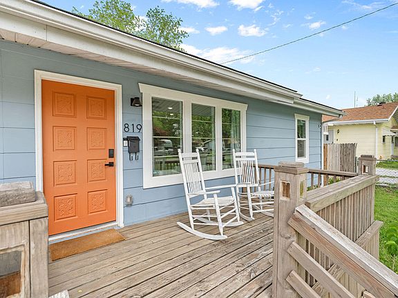 5th image of 819 N Brown Avenue