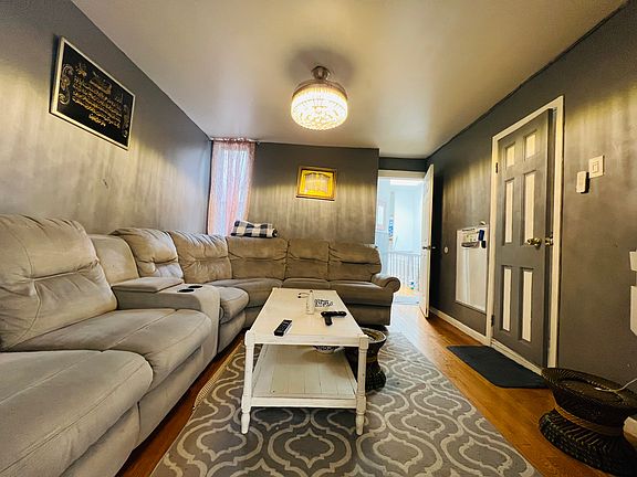 3rd image of 25-40 22nd St #2ZA