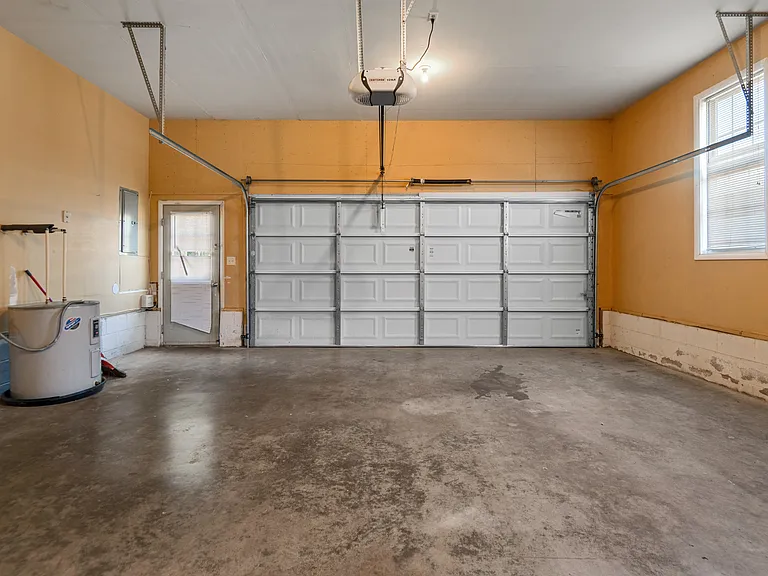 3924 Liberty Point Dr — Photo 29