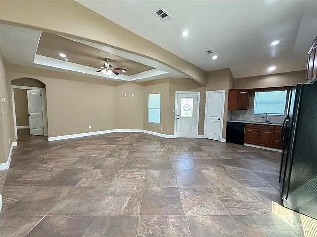 2850 Amber Ave — Photo 5
