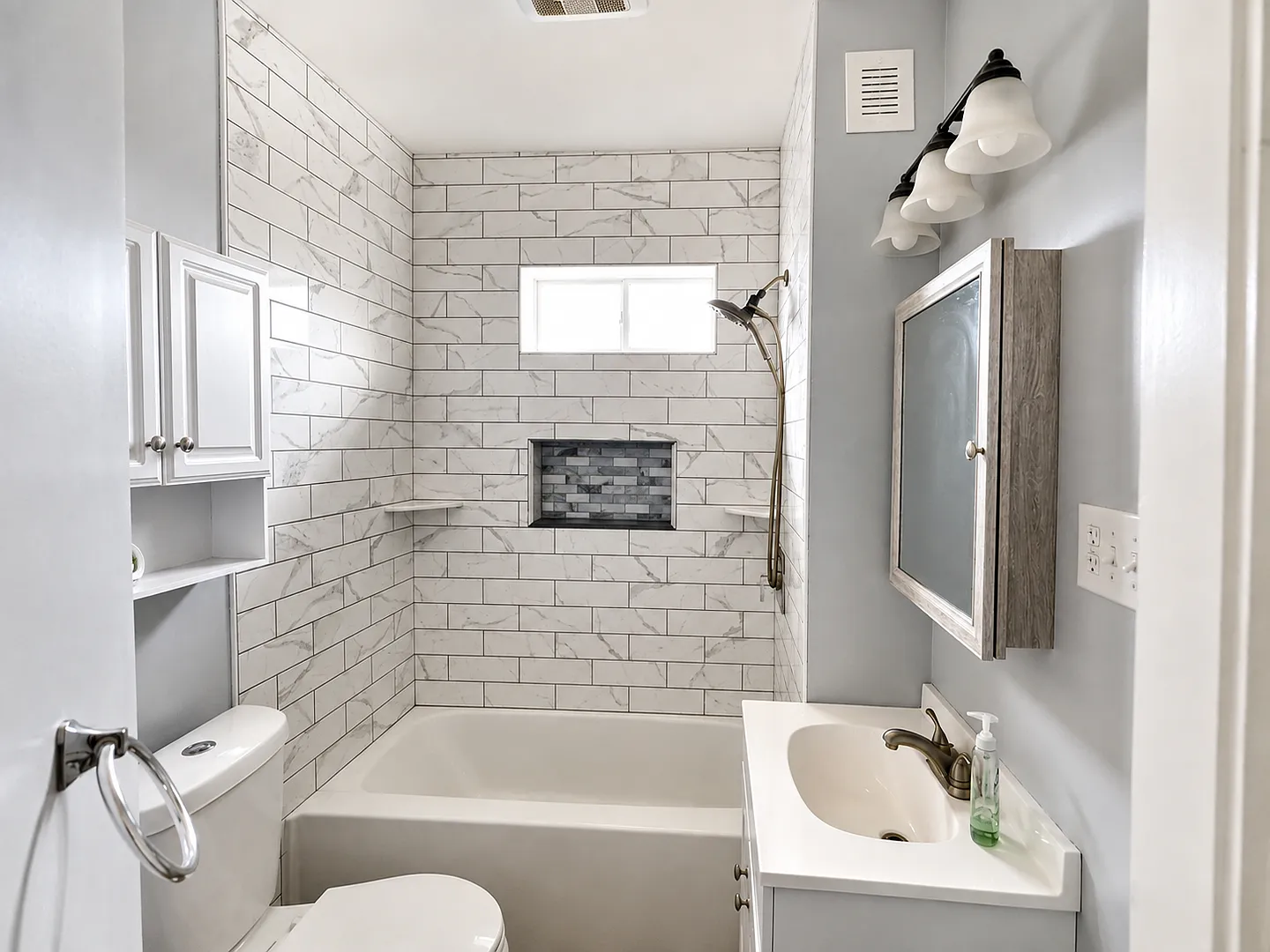 144 Magnolia St — Photo 3