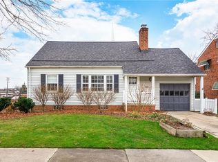 3438 Helen Rd, Shaker Heights, OH 44122