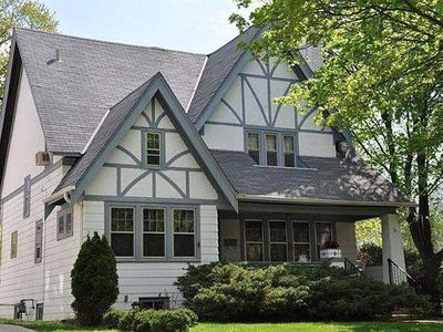 2402 N 70th St, Wauwatosa, WI, 53213