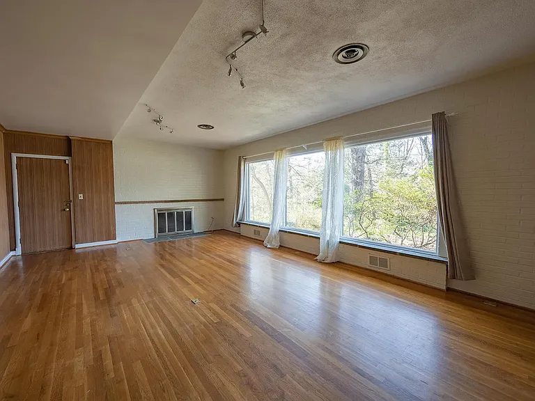 9322 W Parkhill Dr — Photo 24
