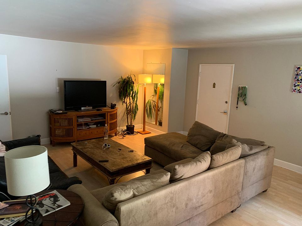 2nd image of 1139 E Ocean Blvd #5624120660