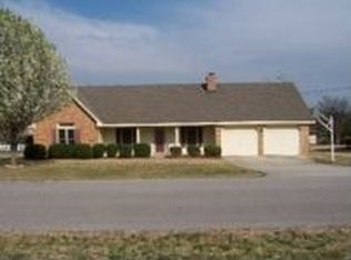 215 Oakview Cir, Killen, AL 35645