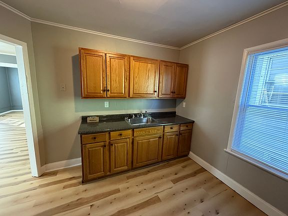 3rd image of 8 Bly St Unit 2