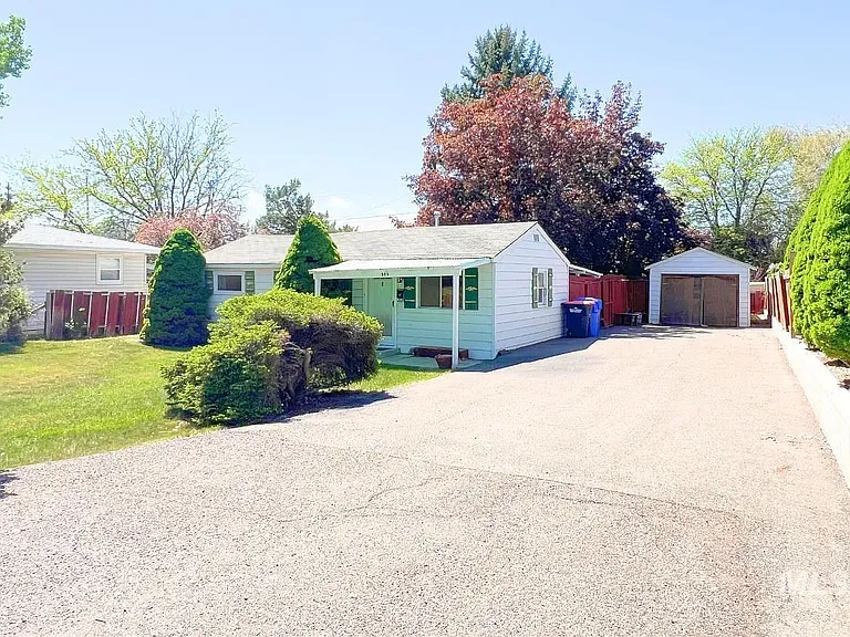 545 Madison St — Photo 4