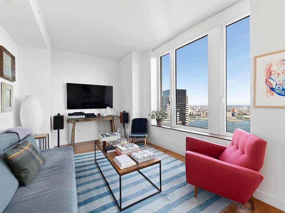 1st image of 15 William St APT 45J