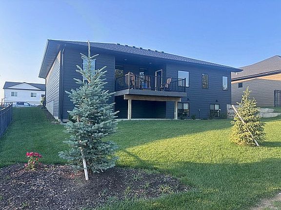 4th image of 1403 E 8th St