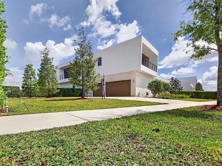 16709 Botaniko Dr N — Photo 8