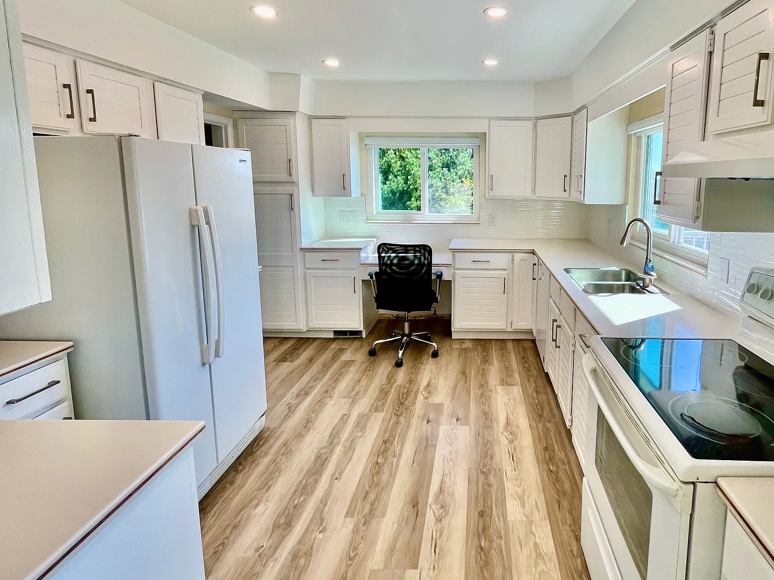 3 bed, 1400 sqft, $3,870 — Photo 4