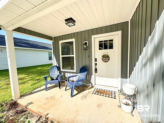 5th image of 22779 Racine St