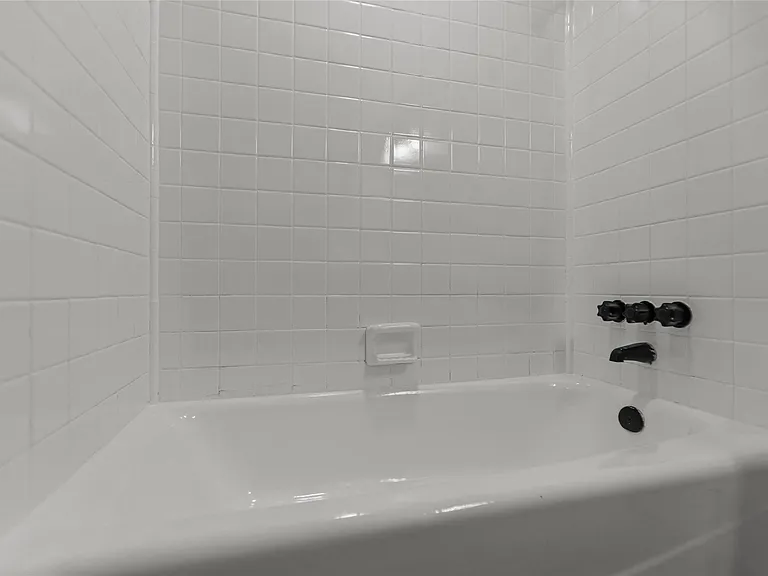 515 W Houston St #515 — Photo 12