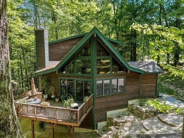 56 Southampton Rd, Westhampton, MA 01027
