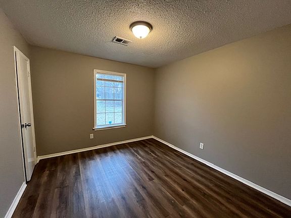 4th image of 3470 Carroll Dr