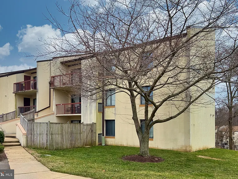 10133 Prince Pl #303-12C — Photo 1