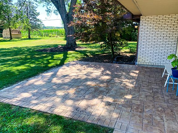 2nd image of 1231 Yorkshire Dr