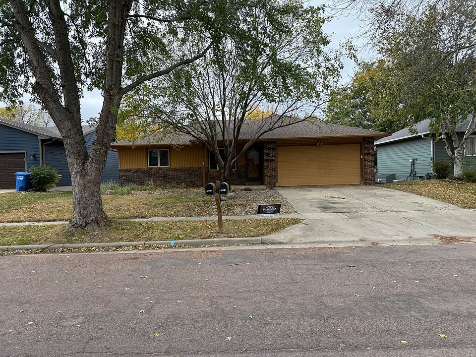 1st image of 2601 S Ascot Ave