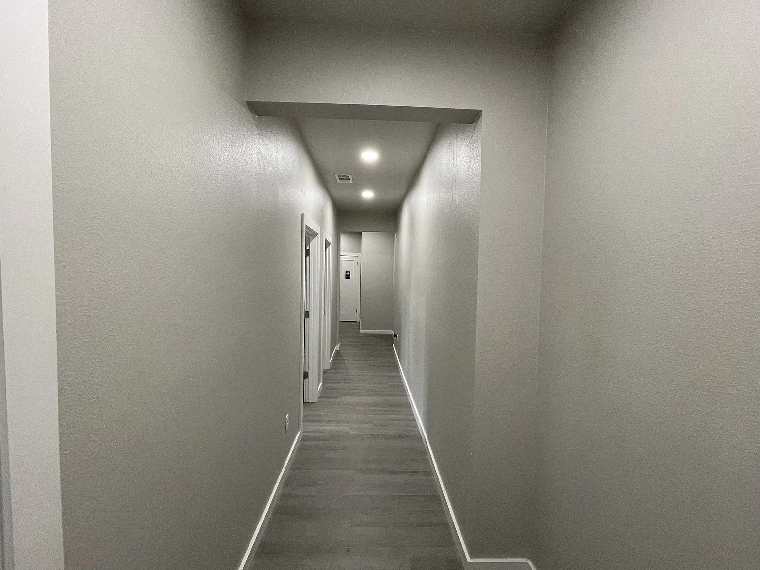 409 East Corsicana Street #B - 1-3 — Photo 4
