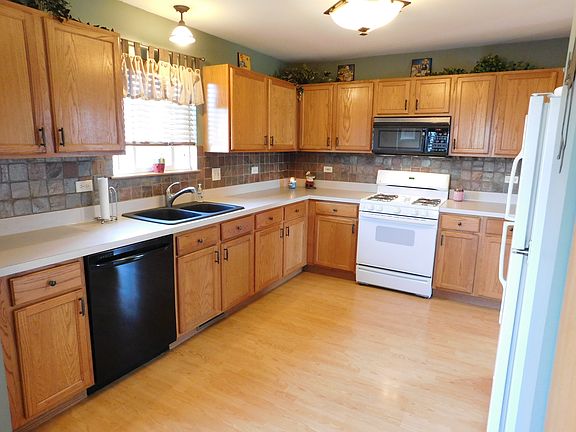 5th image of 5 Woodland Ct