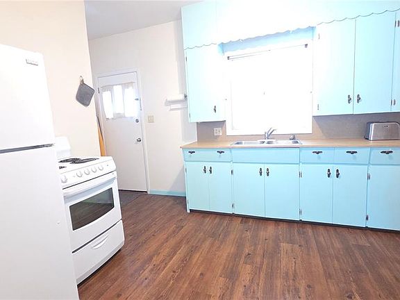 5th image of 307 1st STREET E
