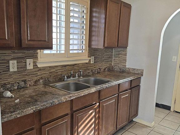 5th image of 3613 Tierra Zafiro Dr
