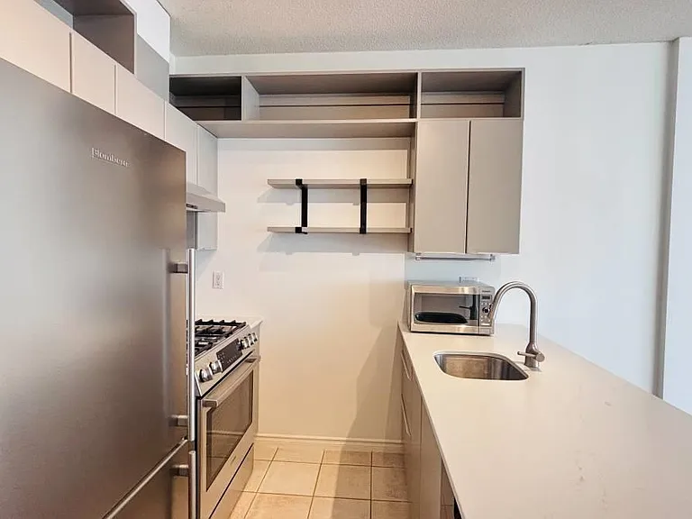 1239 Georgia St W #705 — Photo 5