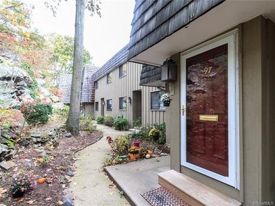 97 Ledgebrook Dr, Norwalk, CT, 06854