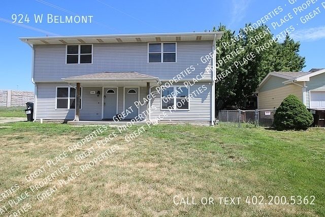 1st image of 924 W Belmont Ave