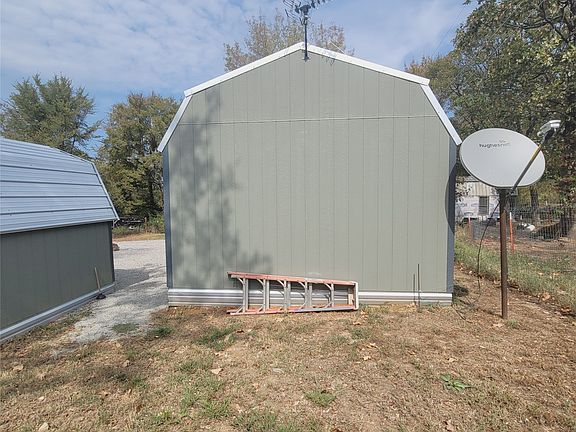 4th image of 13 Locust Rd