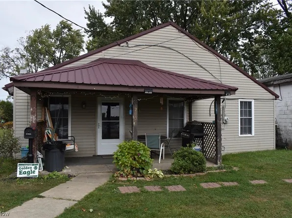 2407 30th St NE, Canton, OH 44705