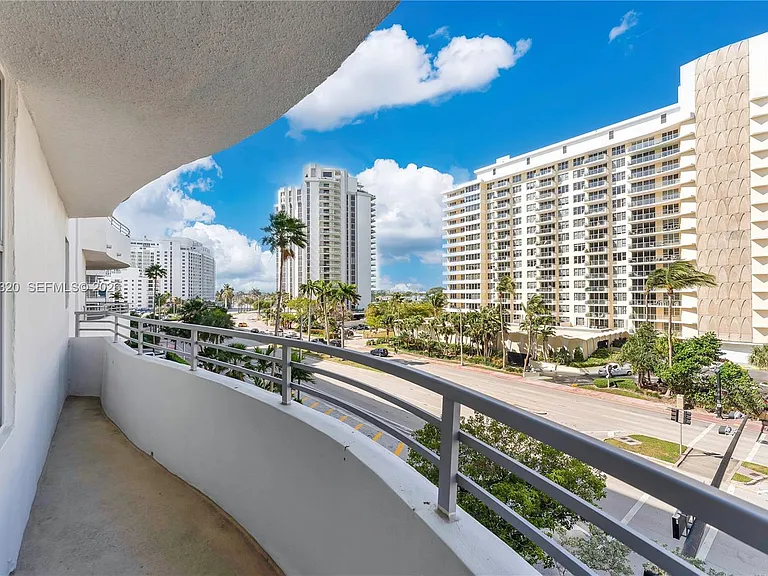5555 Collins Ave #5B — Photo 21