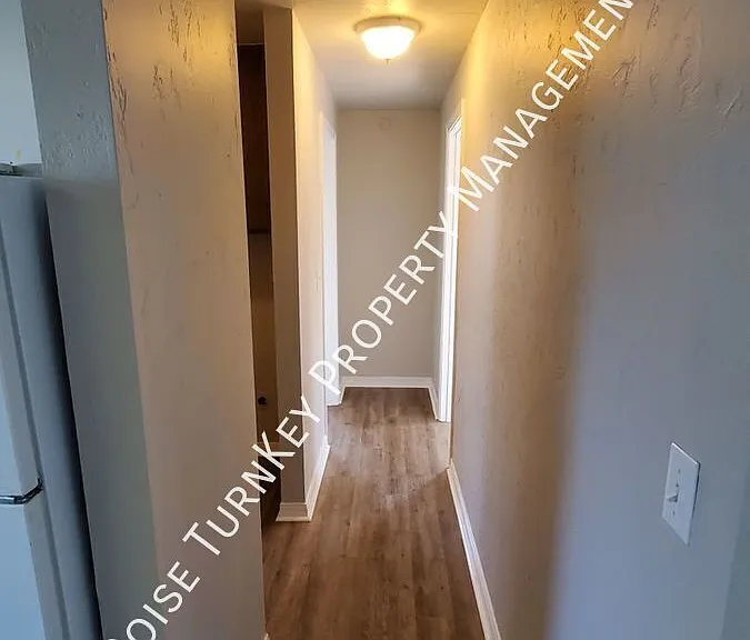 526 Broadway Ave #D — Photo 15