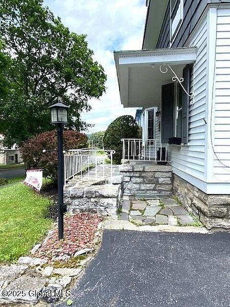 3rd image of 35 Walnut Street