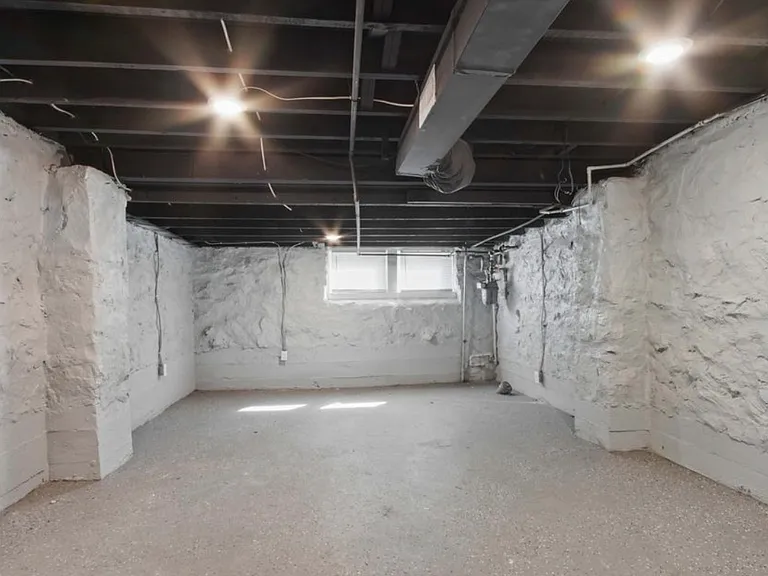 2582 Edmondson Ave — Photo 33