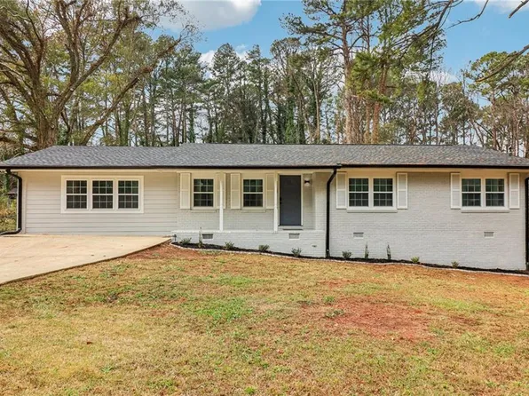 395 Colchester Dr, Stone Mountain, GA 30088
