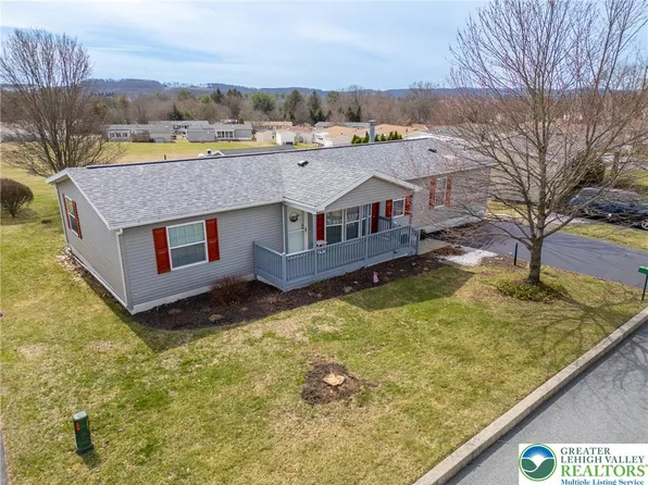 4165 Bunker Hill Ln W, Walnutport, PA 18088