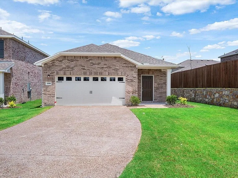 4406 Wood Fern Rd — Photo 1