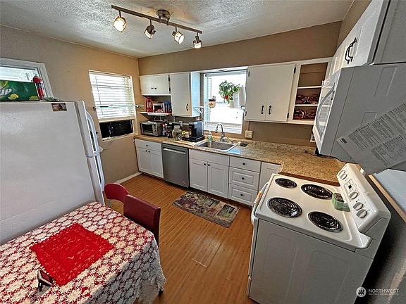 5th image of 312 Roosevelt Drive