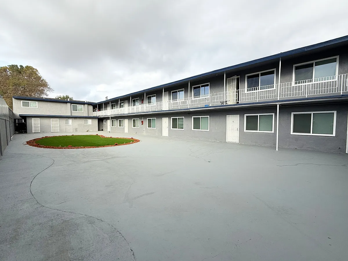 Building Photo - 15319 S White Ave #L