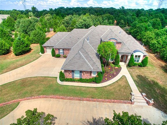 Wooded lot surrounds this property providing peace and quiet