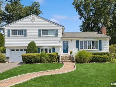 599 Rhein Ct, New Milford, NJ, 07646