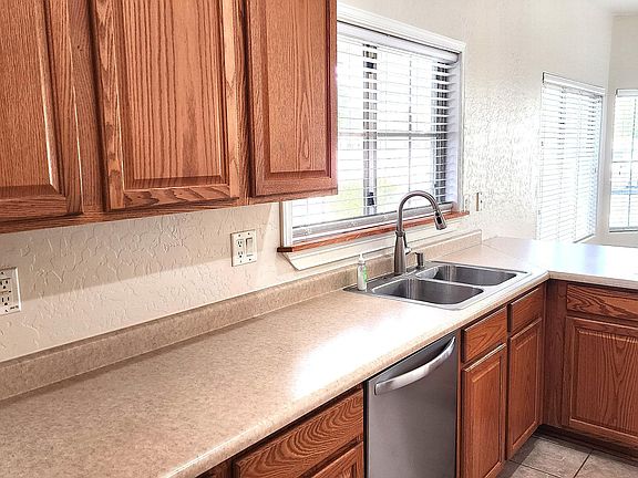 3rd image of 3566 S SETON Avenue