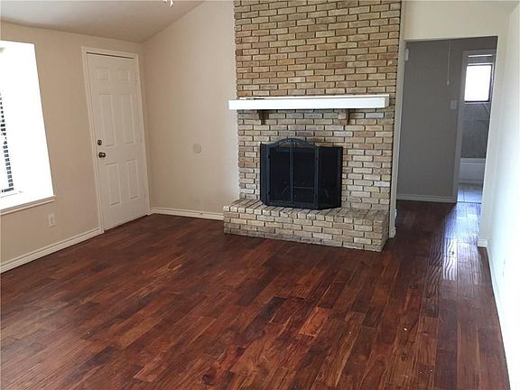 5th image of 1105 Holbrook Dr