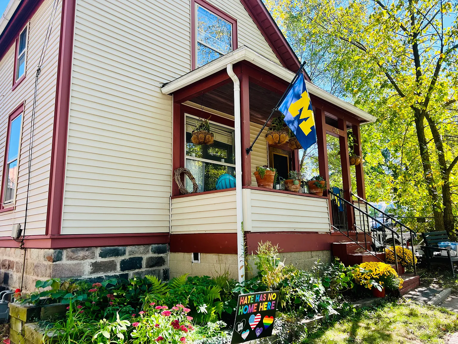 425 5th St photo 1