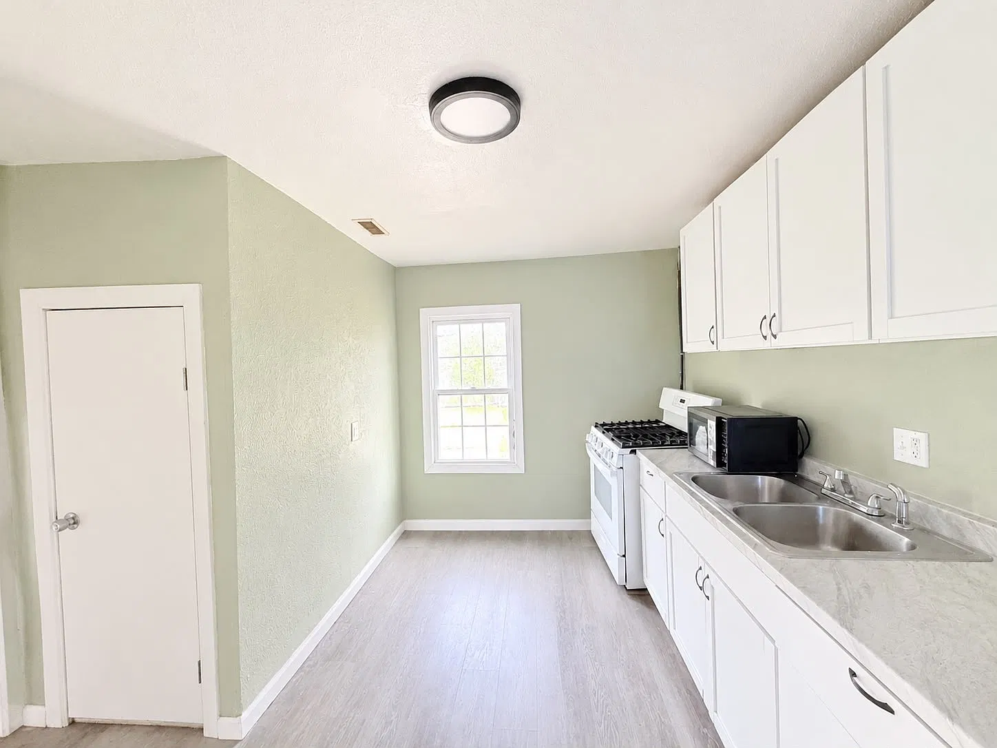 4 bed, 1424 sqft, $1,150 — Photo 3